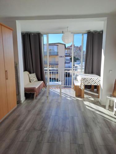 Studio équipé proche plage et commerces Rosas santa margarida