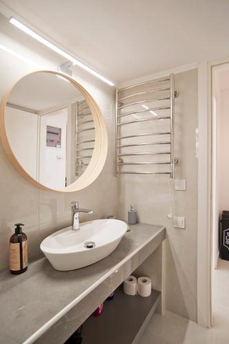 Alimos Modern Haven 1BR Apartment
