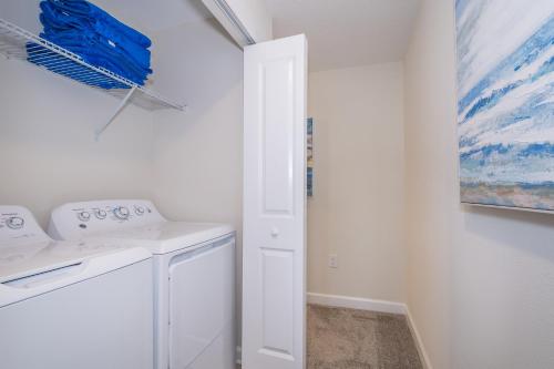 Stunning Townhouses 5 Minutes away Disney! photo 212