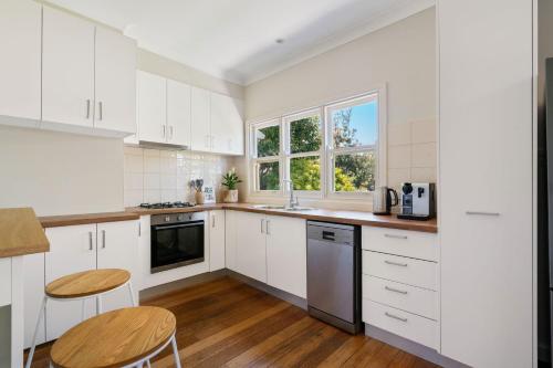 Gallery image of Gem on the Avenue Walking distance to shops and beach in Rosebud