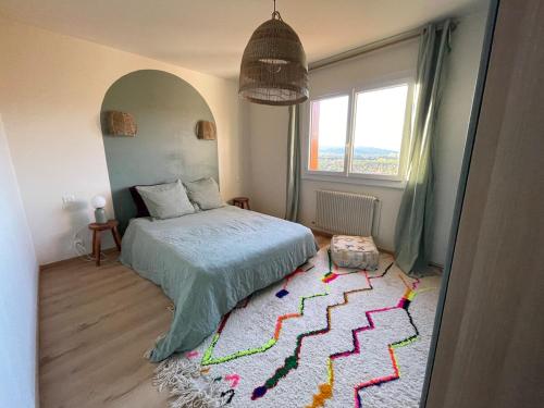 Spacious 2 bedroom apartment with stunning mountain view