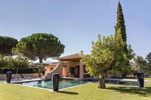 Character Villa Between Sea And Mountains