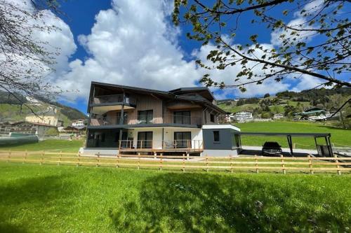Bergzeit flat Saalbach directly on the ski piste