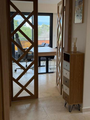 Beautiful two-room apartment with sea and mountain views