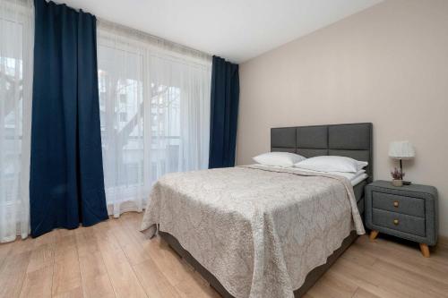 Functional & Cozy Studio close to the City Center with Balcony by Noclegi Renters