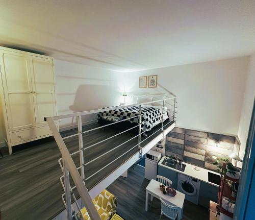 Art-Filled Loft 289 Via Toledo Heart of Naples and Plebiscito