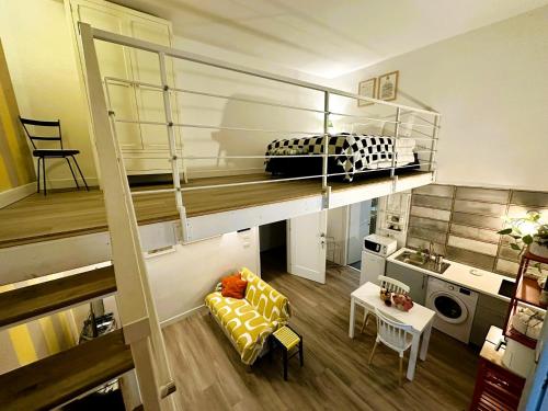 Art-Filled Loft 289 Via Toledo Heart of Naples and Plebiscito