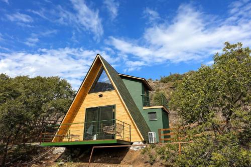 Warm Family Glamping Cabin with Kids Playground