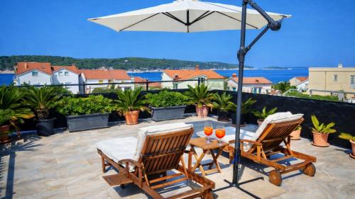 Holiday Home Capella - Rab by Villas Guide