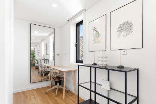 Sunny & Stylish 2BR Flat - Brand New in Porto