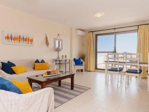 Wonderful 3 bedroom with two Spacious Terraces