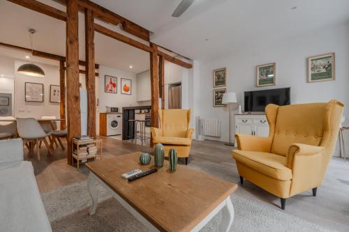 Bright and Cozy 2BD 2BT GranVia