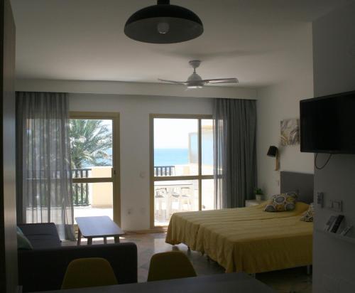 Apartment located right on the beach en Romana Playa