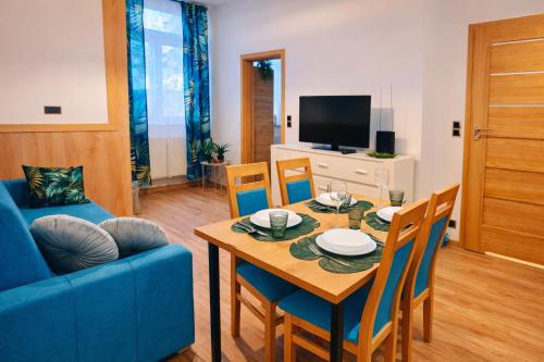 Szmaragdowa Przystań - apartament z parkingiem blisko Parku Zdrojowego i Tężni