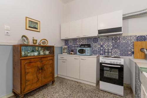 Neoclassico No4, Spacious 2BD in City Center