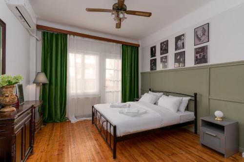 Neoclassico No4, Spacious 2BD in City Center