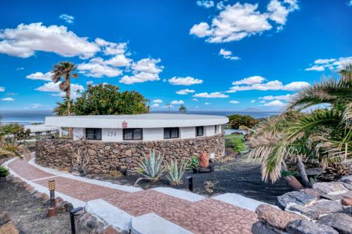 Bungalow Atlántico Famara 124 - Ocean views - Beach 2 min By Lanzarote Vacation Homes