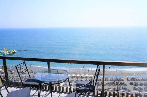 A beautiful 2 bedrooms apt