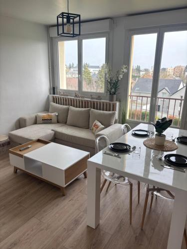 Logement 1 tesisinde bir oturma alanı