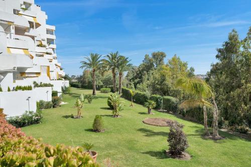 Lujoso y moderno piso con piscina cerca del campo de golf en Guadalmina Alta Marbella - Quetzal 54