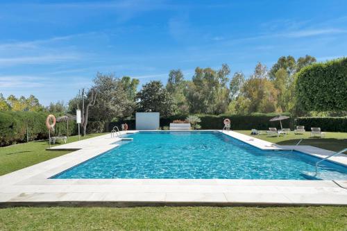 Lujoso y moderno piso con piscina cerca del campo de golf en Guadalmina Alta Marbella - Quetzal 54