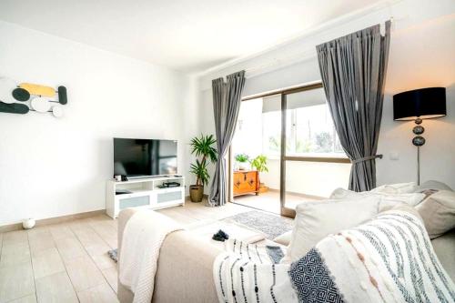 Bright & Relaxing Retreat near Vilamoura Marina
