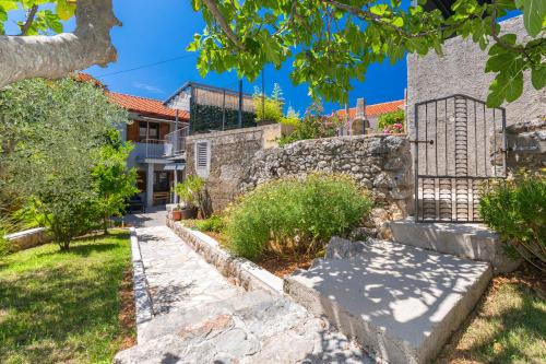 Apartment Galija, Punat historical center