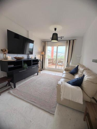 Hill View Benalmadena Appartment with fresh renovation