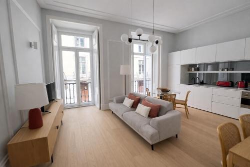 2 bed flat with Balcony in Central Lisbon