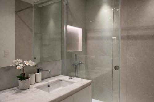 2 bed flat with Balcony in Central Lisbon