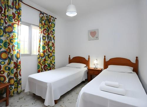 Chalet con piscina aceptamos solo familias con piscina privada y Jardin