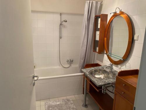 Central 3 Bed-Room Apartment with a terrace in Neubaugasse-Lindengasse 1070