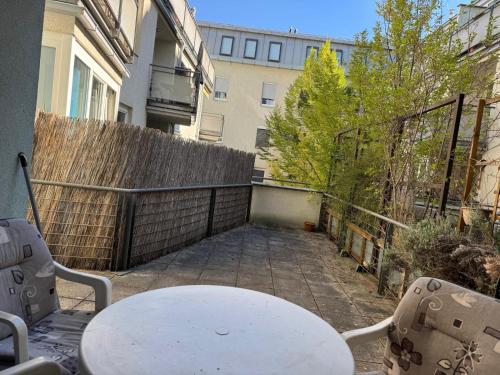 Central 3 Bed-Room Apartment with a terrace in Neubaugasse-Lindengasse 1070