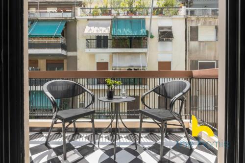 The Olive Arch Family APT near Acropolis & Metro
