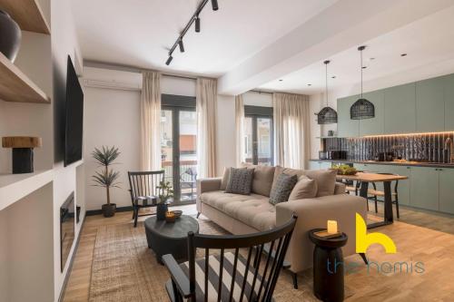 The Olive Arch Family APT near Acropolis & Metro