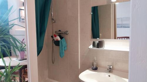 Studio Neptune tesisinde bir banyo