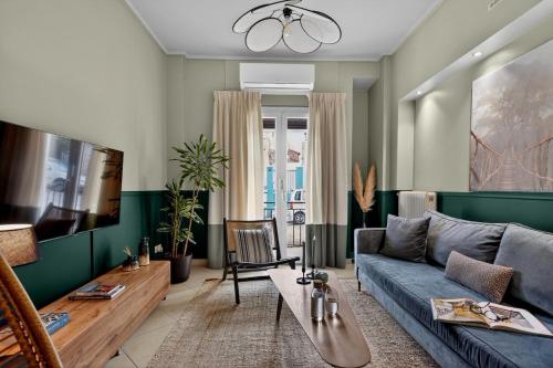 Prime Location Near Acropolis, Private Sunny Patio
