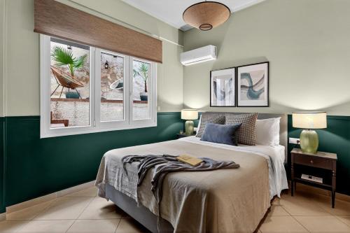 Prime Location Near Acropolis, Private Sunny Patio
