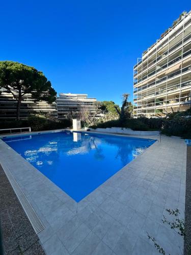 Le Syracuse - T2 - balcon vue mer - piscine - Parking