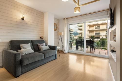 WELCS APARTAMENTO 322 EMP con terraza y piscina