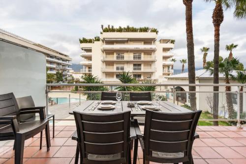 WELCS APARTAMENTO 322 EMP con terraza y piscina