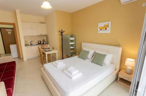 Lungomare at the beach apartment and Car rental on demand
