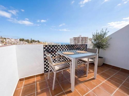 Verano Azul Casa Monica - Apartment with Sea Views & Pool Access