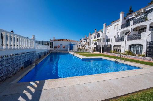Verano Azul Casa Monica - Apartment with Sea Views & Pool Access
