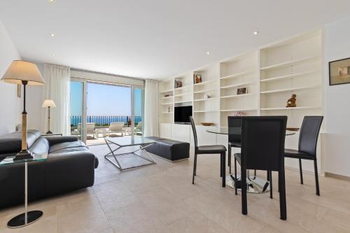 Casa Violeta - Sea View, Terrace & Parking