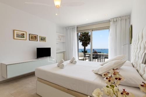 Casa Violeta - Sea View, Terrace & Parking