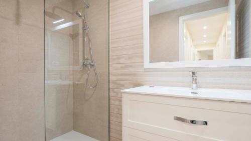 Apartamentos San Juan de los Reyes by Toledo AP