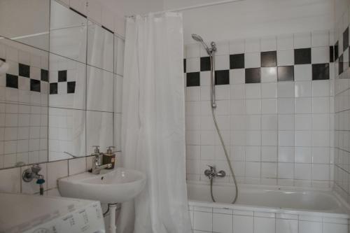 Stylish 2BR Apartment in Central Vienna