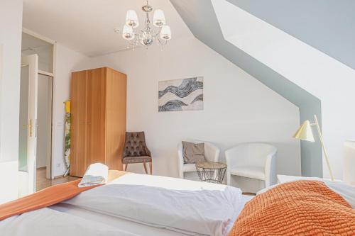 Spacious & Stylish 2BR Apartment in the City Center