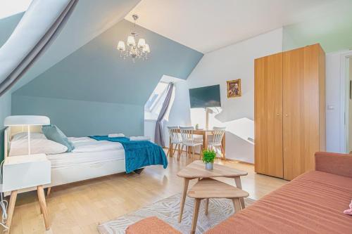 Spacious & Stylish 2BR Apartment in the City Center